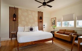 The Ulu Suite - Timeless Elegance, Free Breakfast!